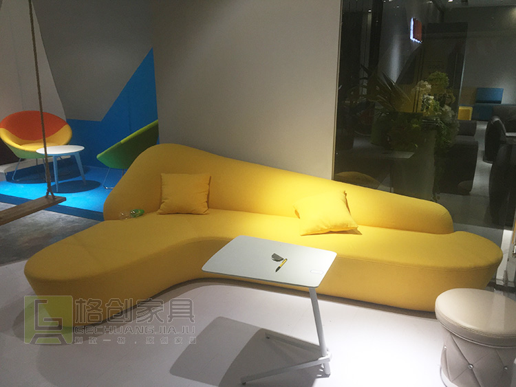 布藝辦公沙發(fā)